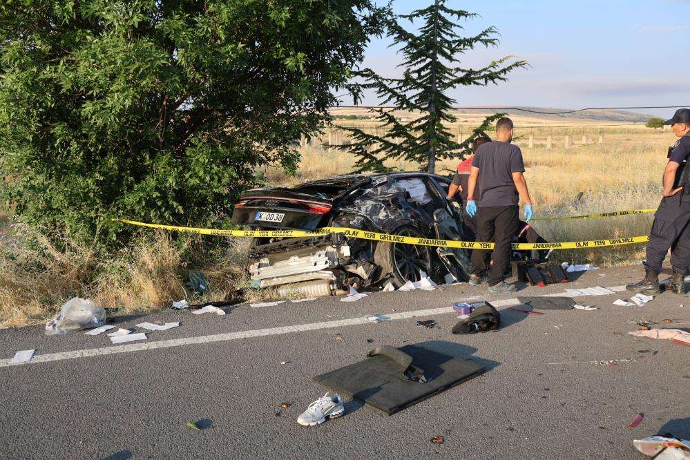 Gurbetçi ailenin bulunduğu araç devrildi, 3 kişi hayatını kaybetti 3